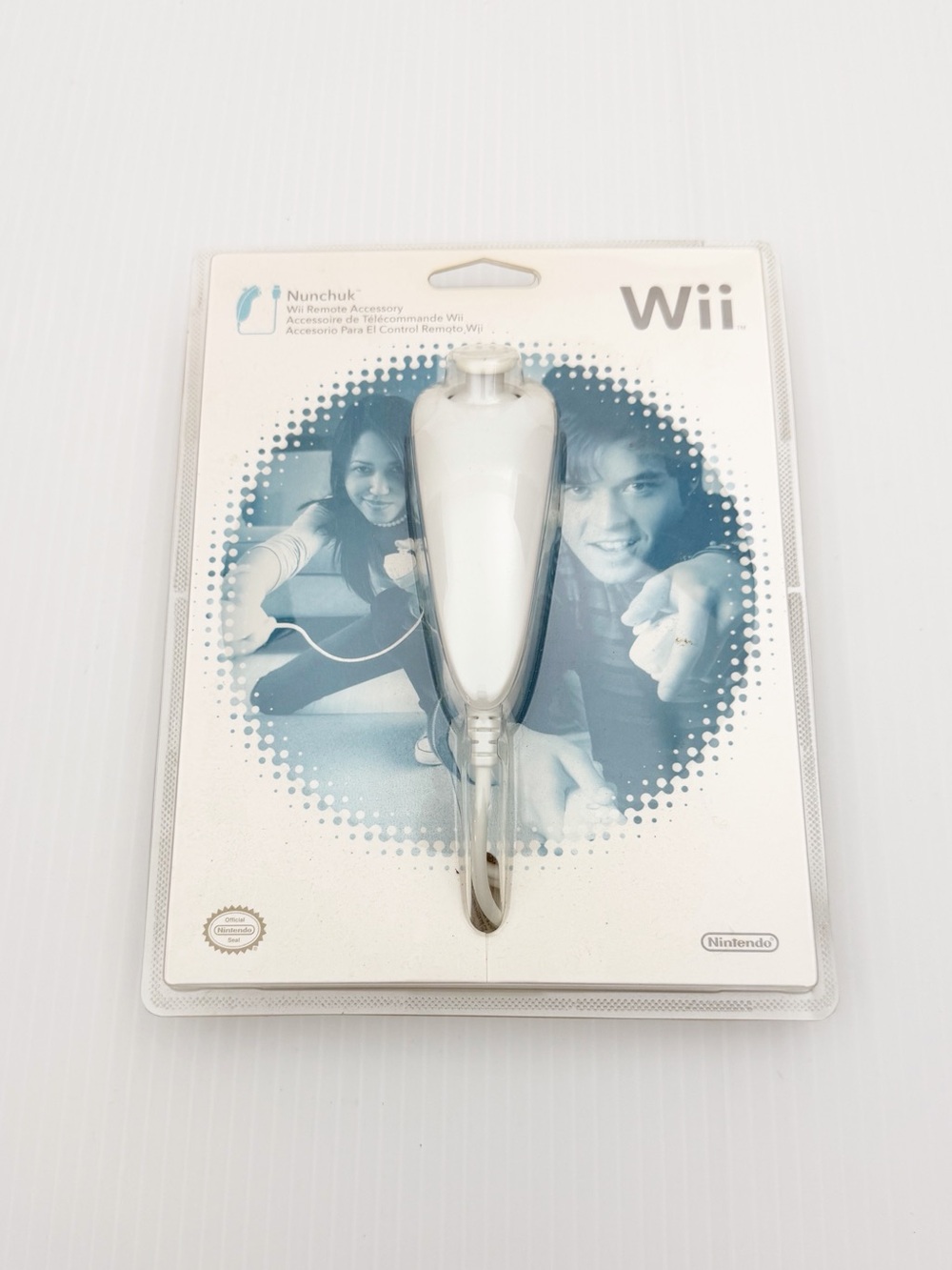 Authentic Nintendo Original Wii Remote Nunchuck White Controller Accessory